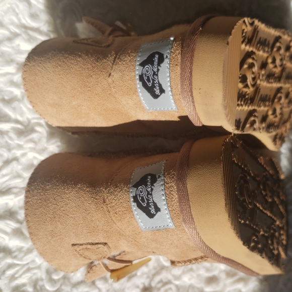 Aussie Merino Tan Short Boot Y11 NWT - Picture 5 of 7